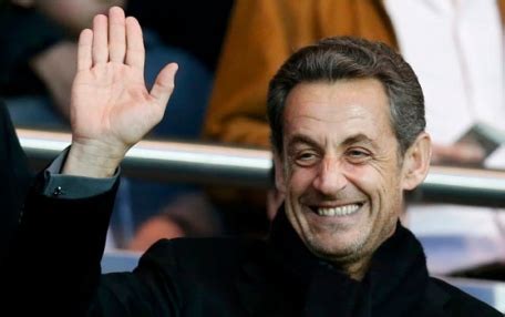 S­a­r­k­o­z­y­ ­s­i­y­a­s­e­t­e­ ­g­e­r­i­ ­d­ö­n­d­ü­